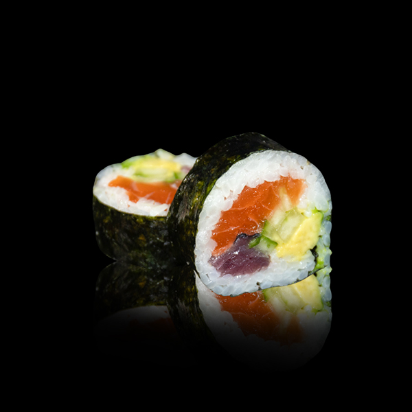 Futomaki de salmón/ Salmon futomaki