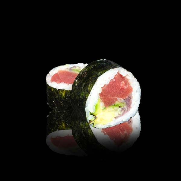 Futomaki de atún/ Tuna futomaki